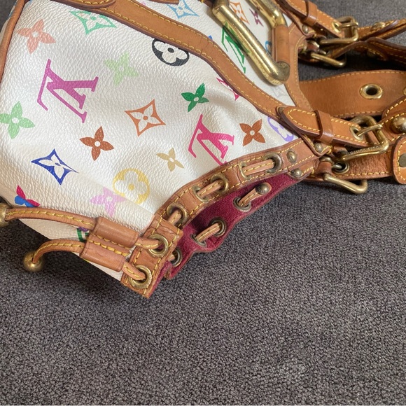 Louis Vuitton Theda - Picture 5 of 16